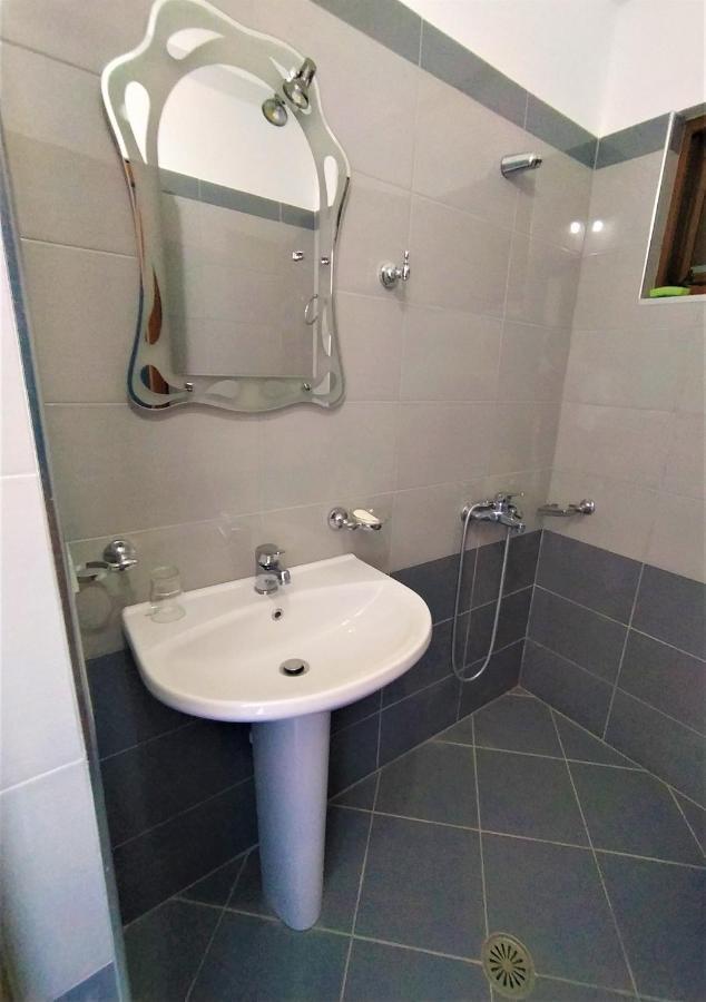 Ahmeti Rooms Ksamil Exterior photo